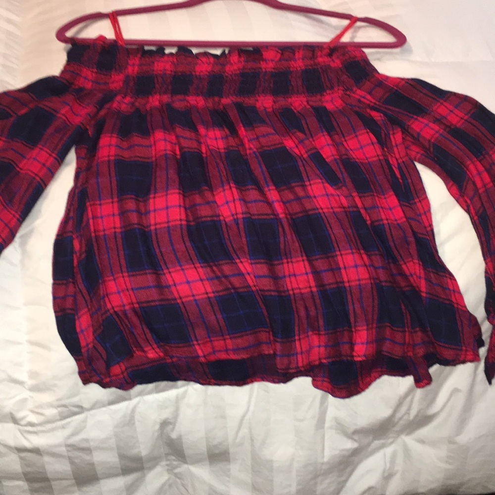 NWT Love Culture signature8 off shoulder top plaid